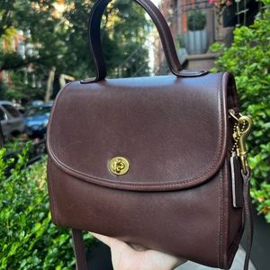 Vintage Coach Manor Bag 9977